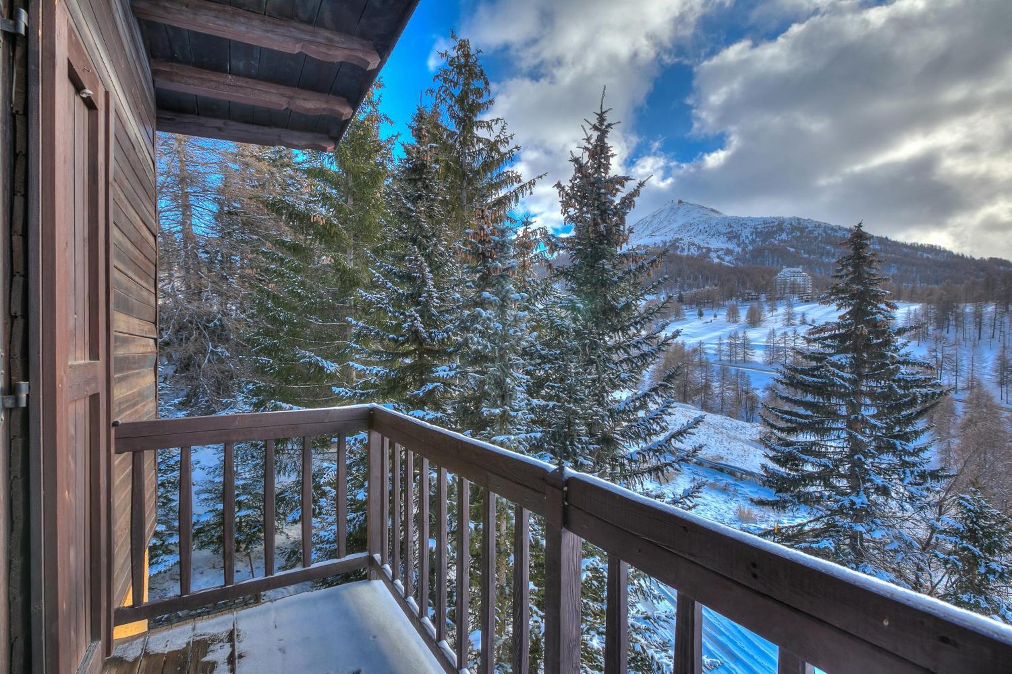 Belvedere Apartments - Happy Rentals Sestriere Exterior photo