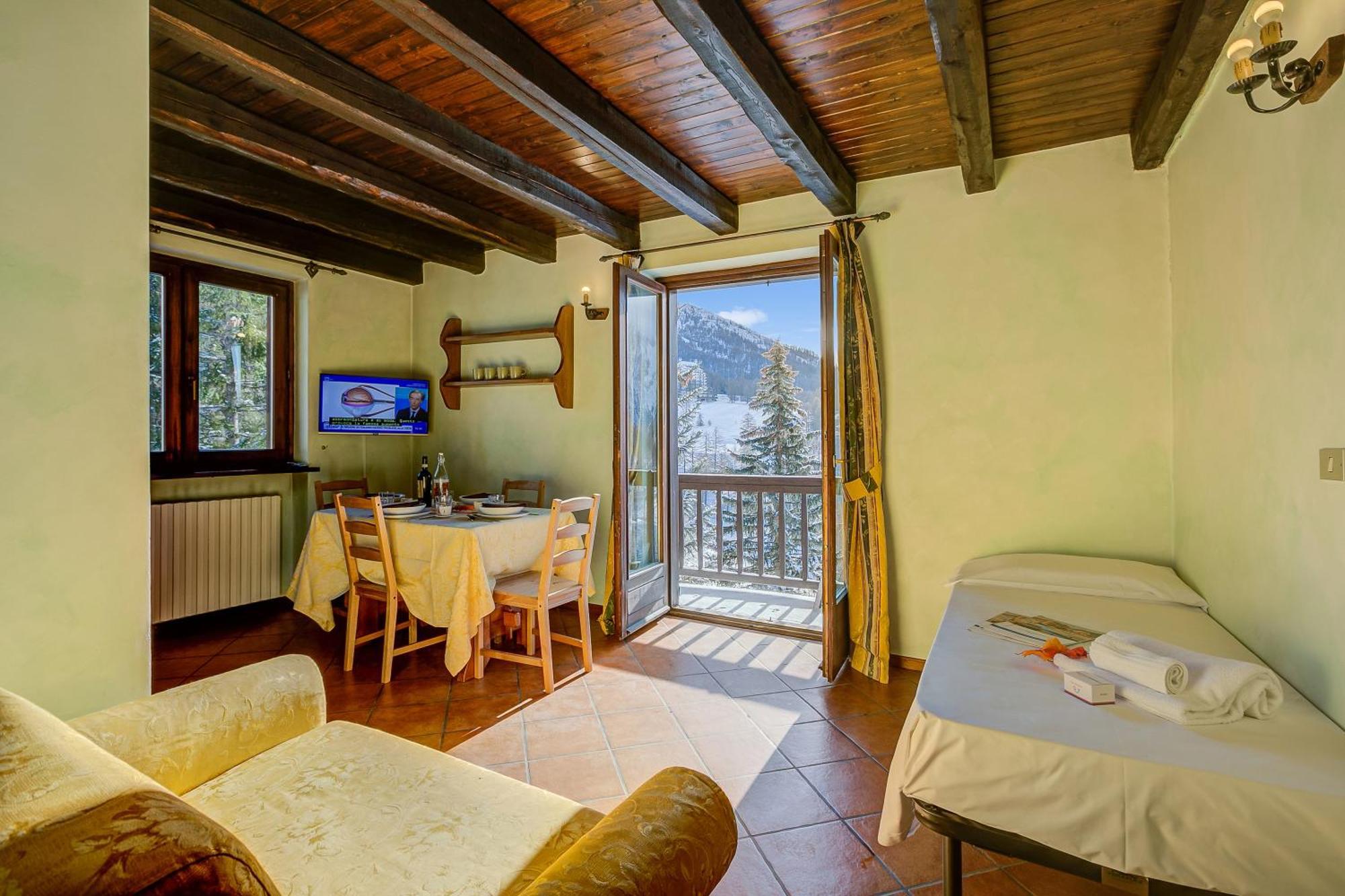 Belvedere Apartments - Happy Rentals Sestriere Exterior photo